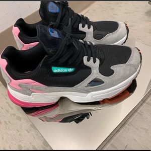 Adidas Oroginals Falcon